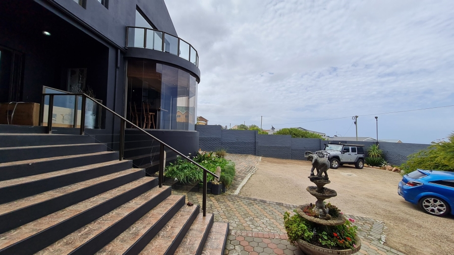 10 Bedroom Property for Sale in Dana Bay Western Cape